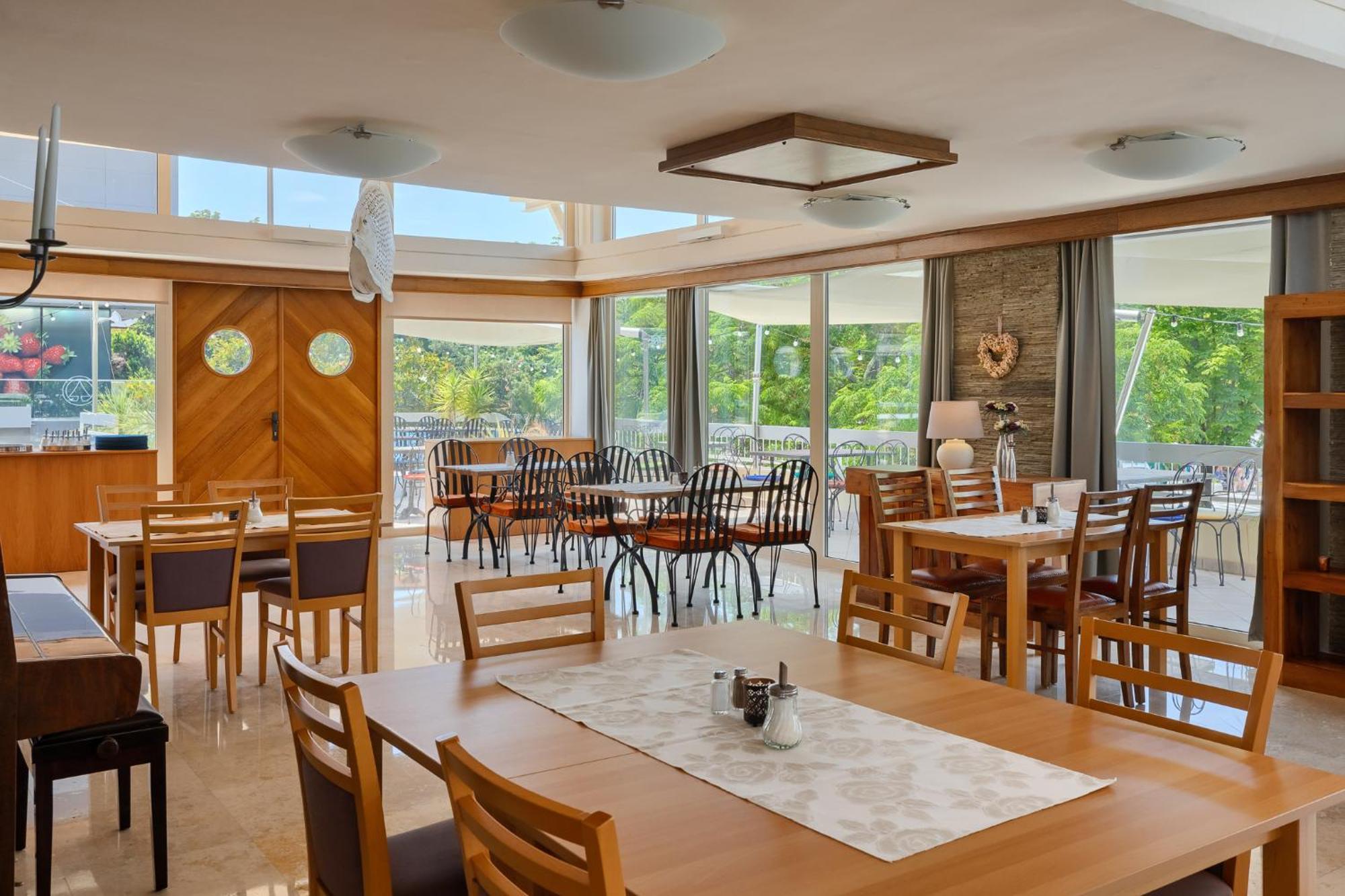 Hotel Πόρετς Εξωτερικό φωτογραφία